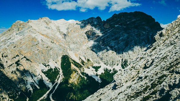 Comment organiser des vacances en Toscane avec des cours de cuisine et des visites de vignobles?